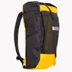 This backpack with a 36 L volume including has two side pockets and a front mesh pocket. Side compression cord with a Line Loc 3 and an orange webbing loop to fix the trekking poles. Made in Australia